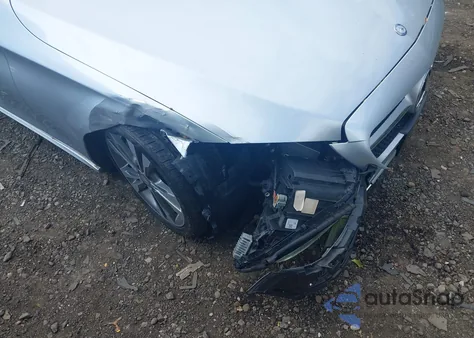 2017 Mercedes-Benz C 300 4Matic из США, поврежденный, VIN WDDWJ4KB4HF422316